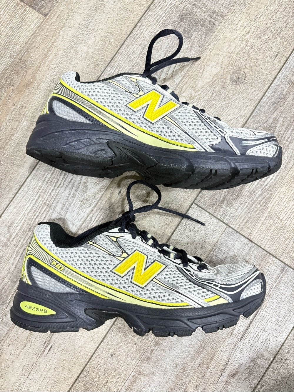 New Balance 740v2 Phantom Firefly athletic shoes - Picture 2 of 7